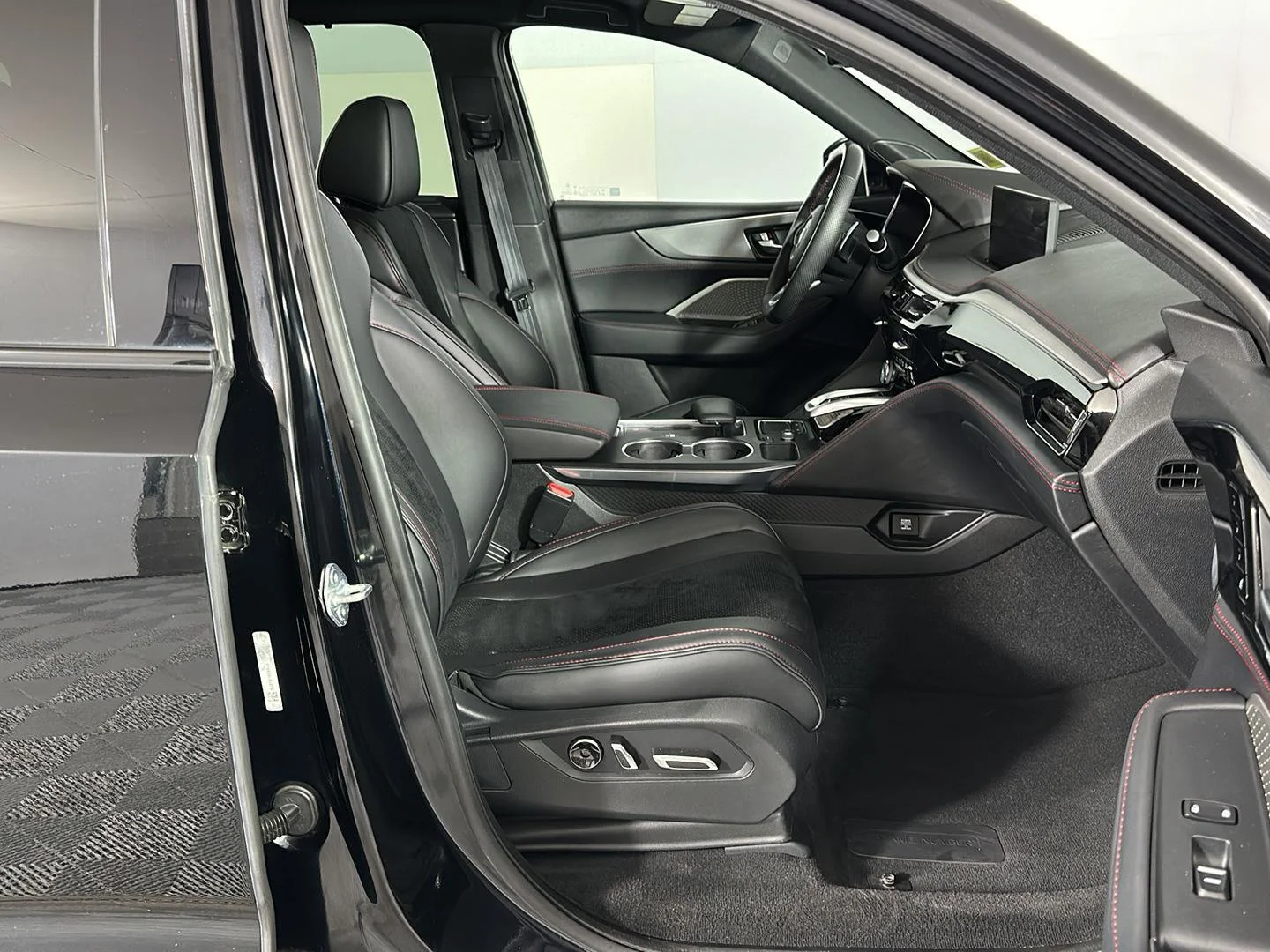 Used 2024 Majestic Black Pearl Acura SH-AWD w/A-SPEC image 30