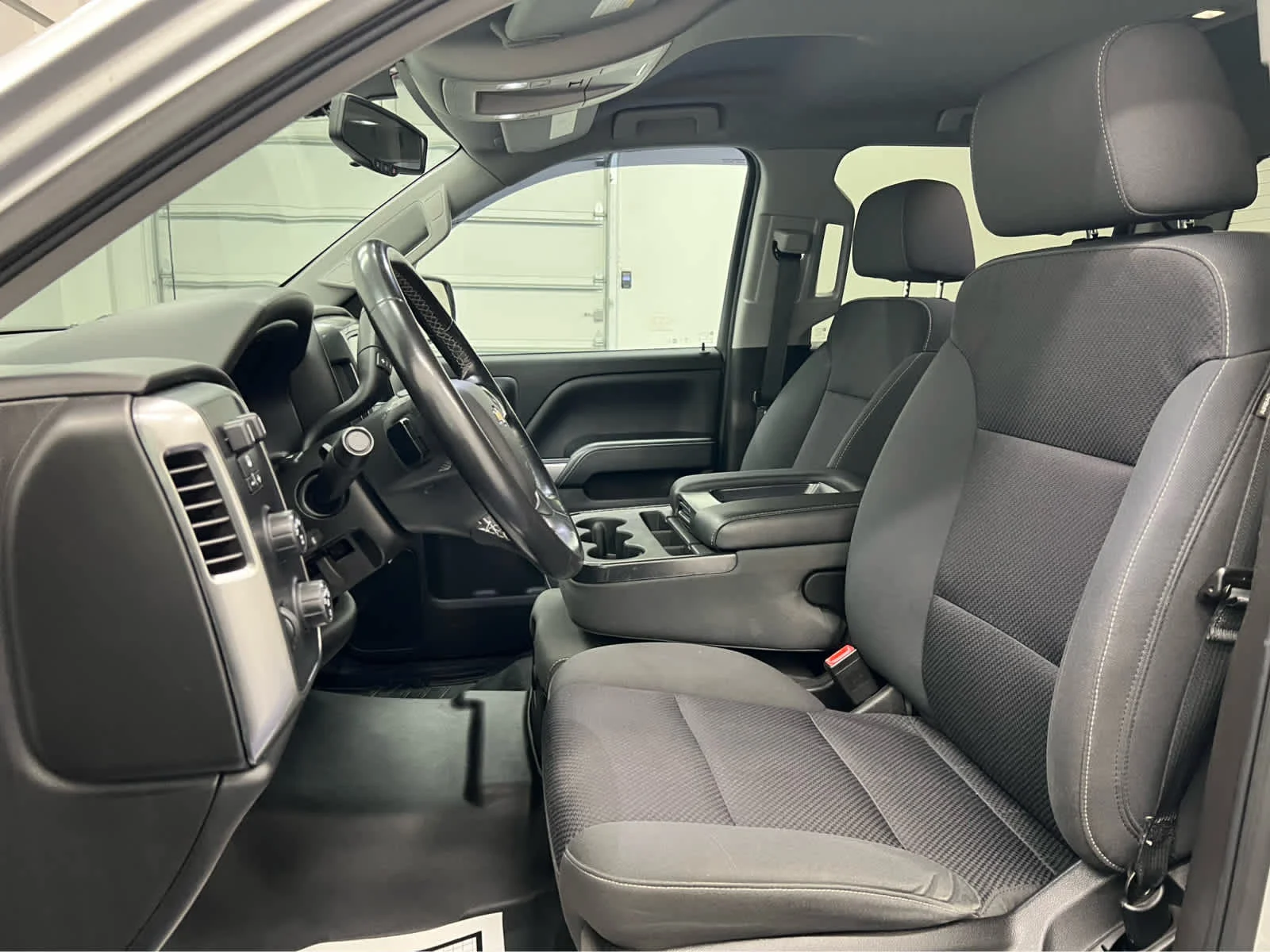 Used 2018 Silver Ice Metallic Chevrolet LT image 10