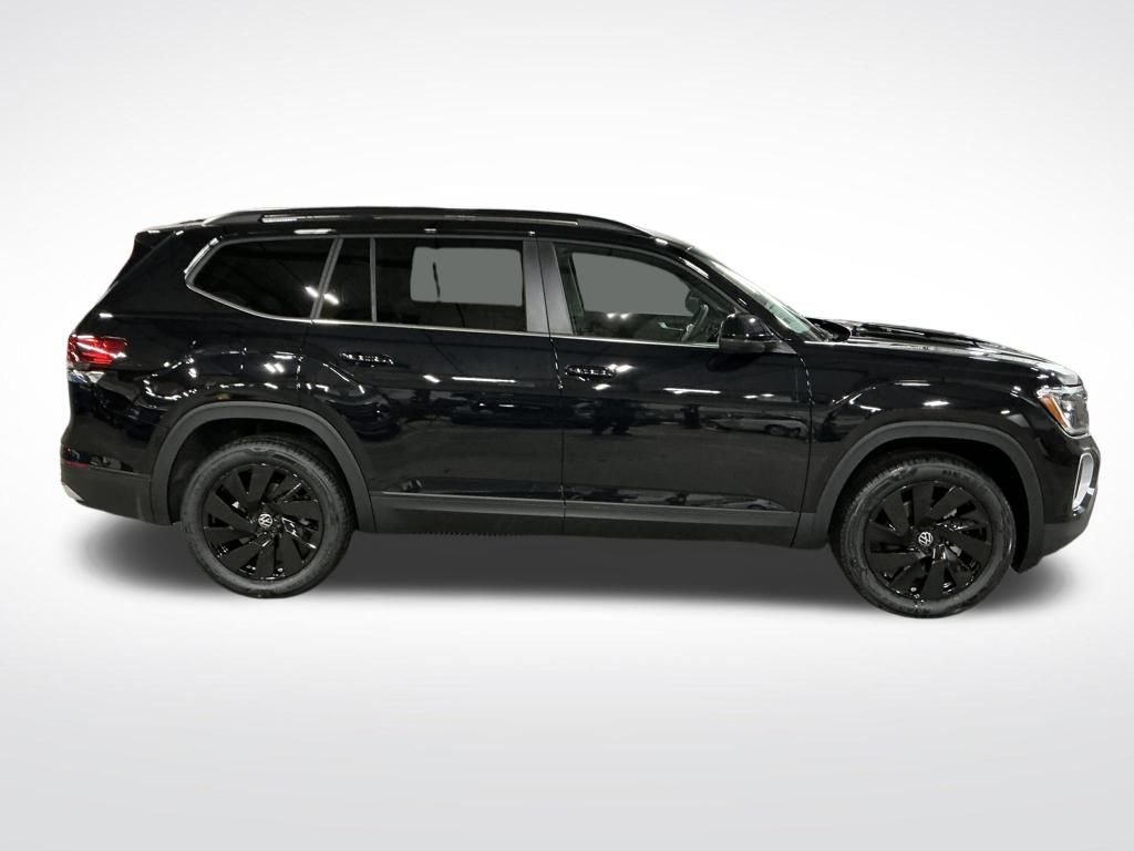 New 2026 Black Volkswagen 2.0T SE w/Technology image 6