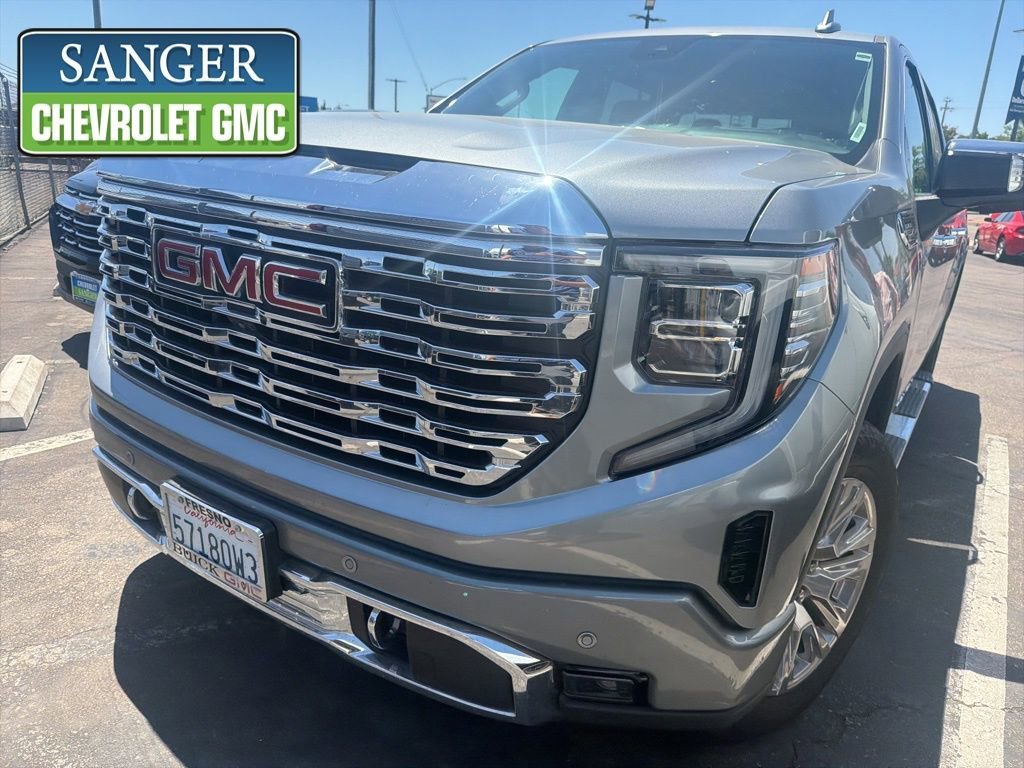 2023 GMC Sierra 4WD Crew Cab Short Box Denali's photo