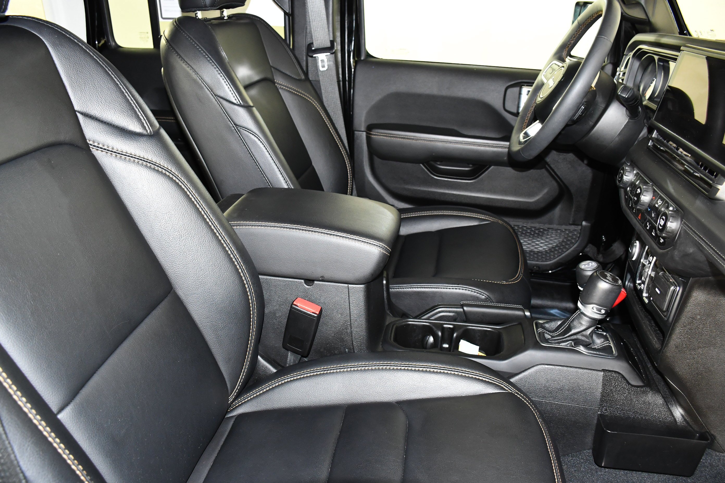 Used 2024 Black Clearcoat Jeep Sahara image 42