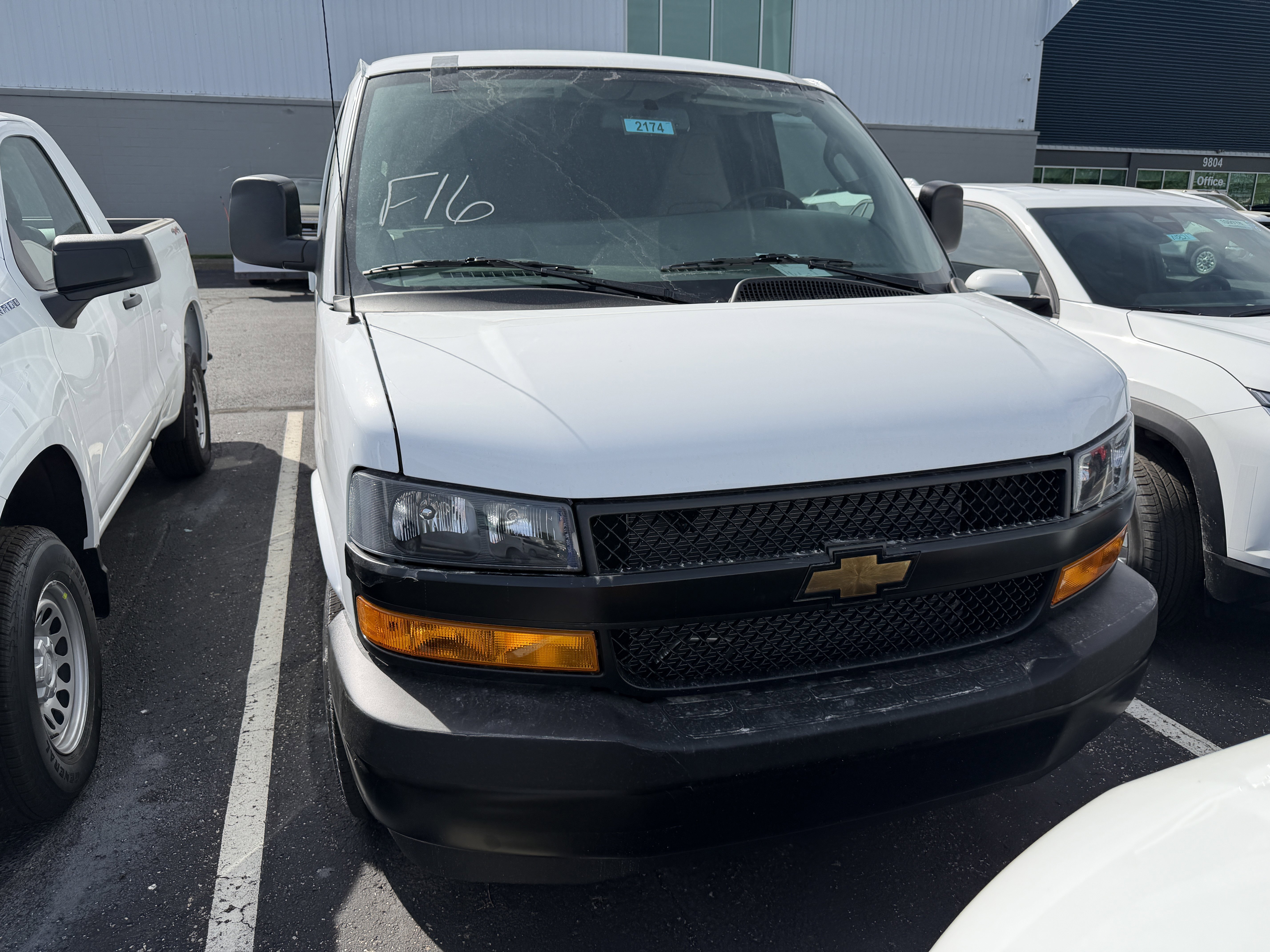 New 2026 Summit White Chevrolet 1WT image 3