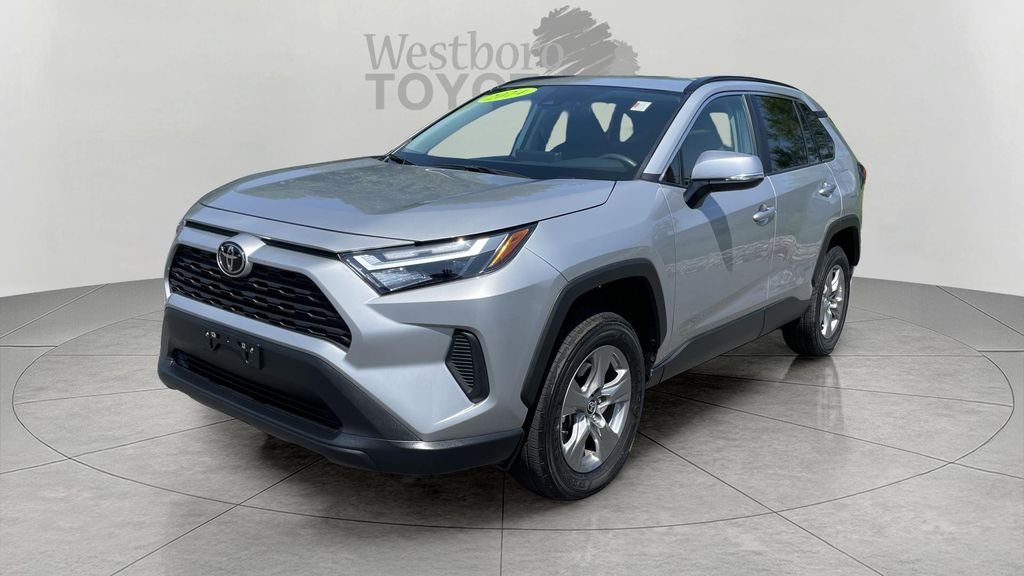 2024 Toyota RAV4 XLE - Photo 3