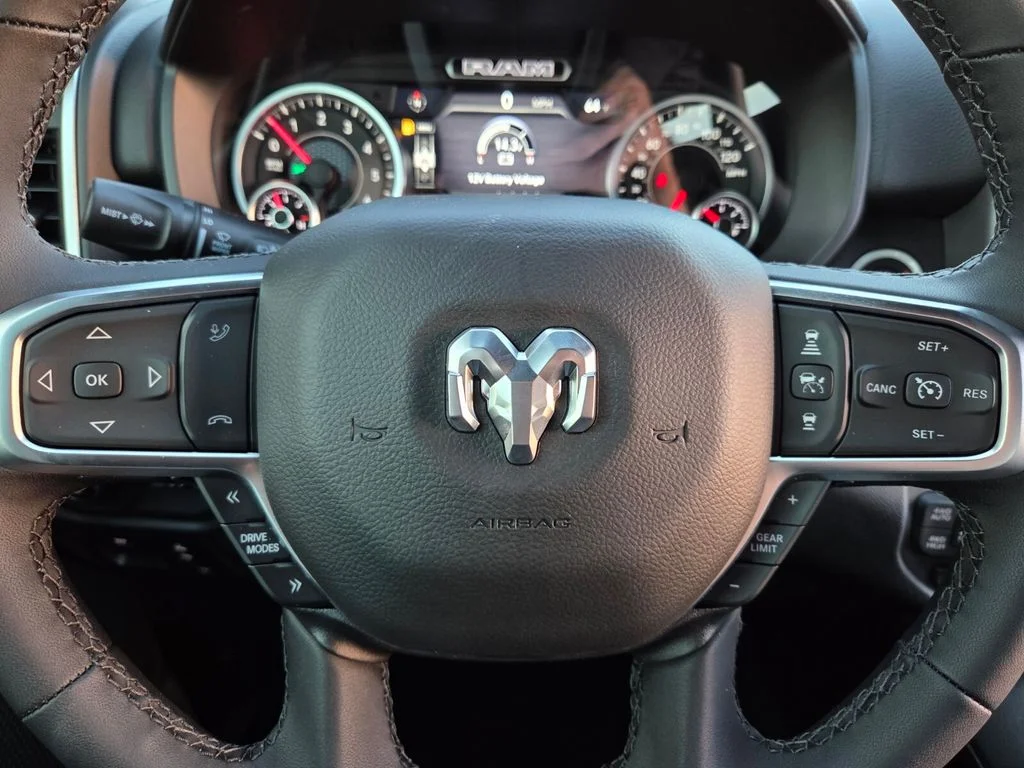 New 2026 Diamond Black Crystal Pearl-Coat Exterior Paint RAM Big Horn/Lone Star image 19