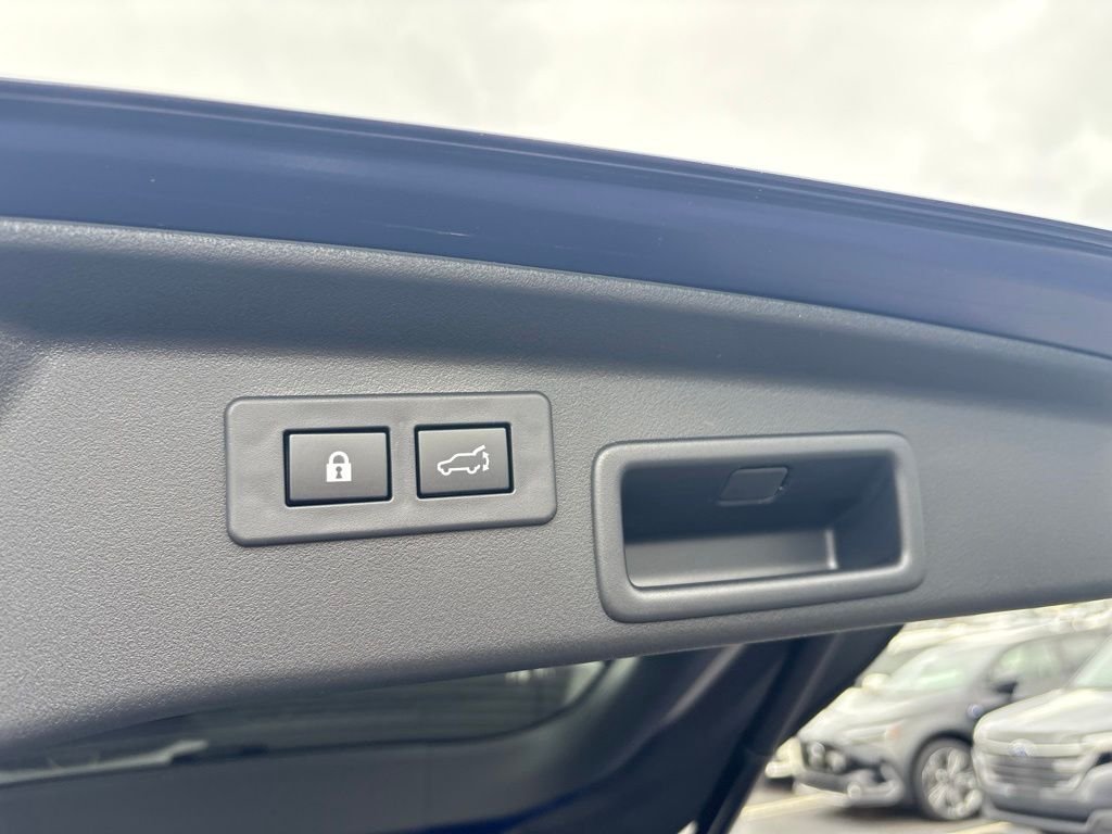 New 2026 SAPPHIRE BLUE PEARL Subaru Limited image 26