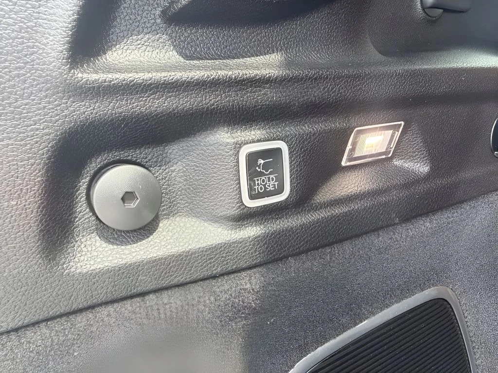 Used 2024 White Jeep Summit image 21