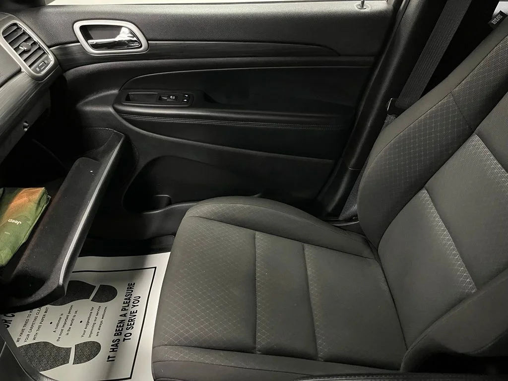 Used 2020 White Jeep Laredo E image 40