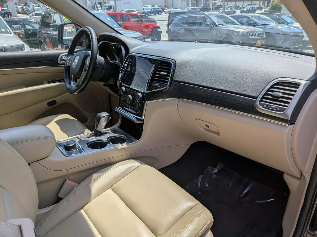 Used 2020 Black Jeep Limited image 28