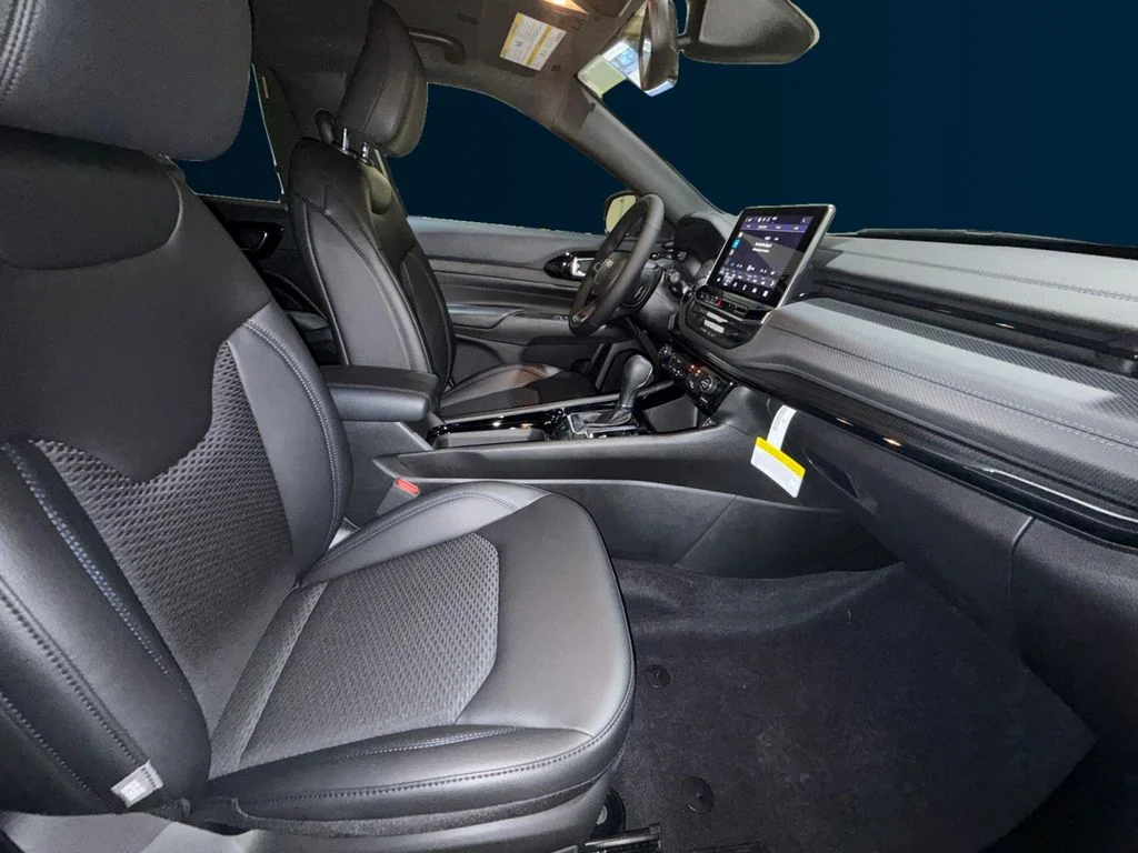 New 2026 Silver Jeep Latitude image 17