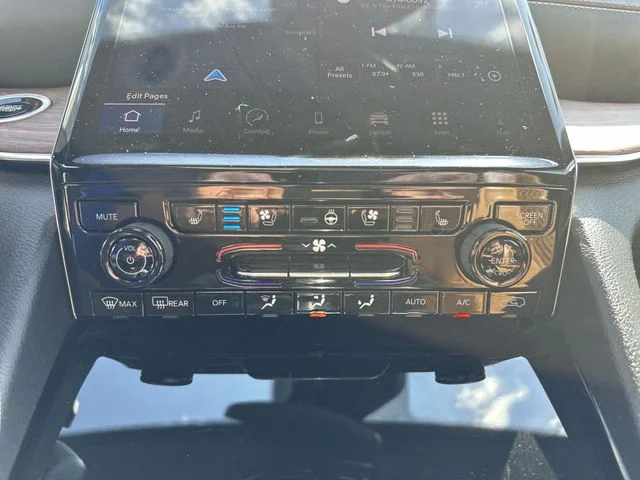 Used 2024 Silver Jeep Summit image 19