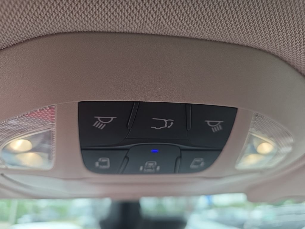 Used 2023 White Chrysler Touring L image 24