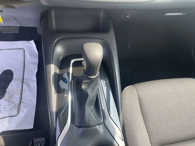 2025 Toyota Corolla LE - Photo 26