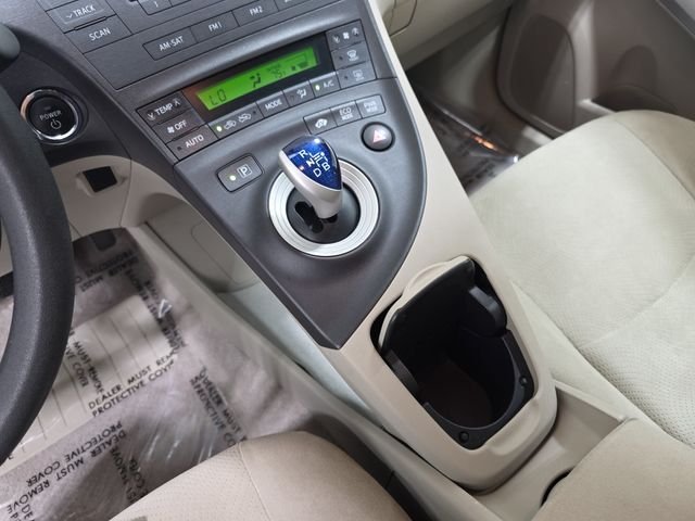 Used 2010 White Toyota II image 23
