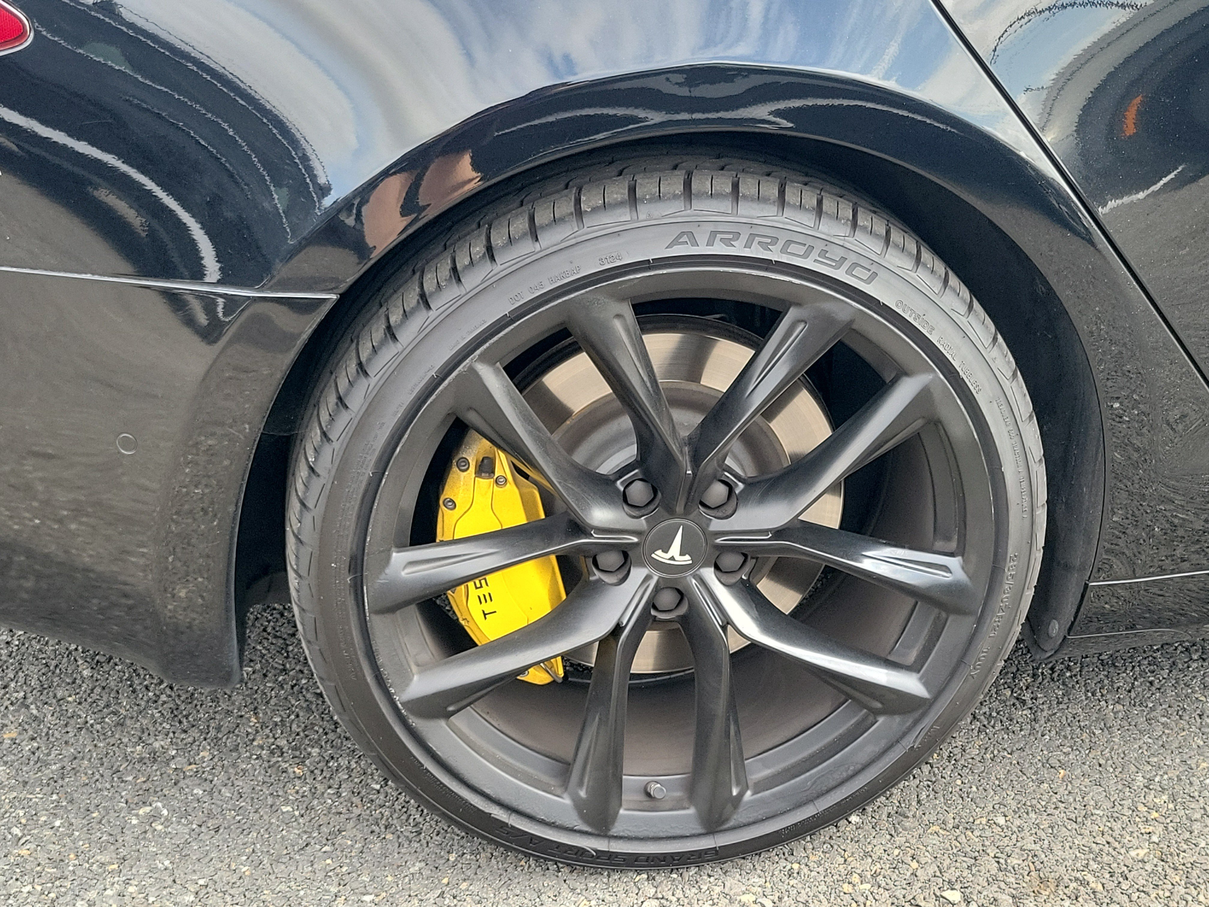 Used 2018 Solid Black Tesla 75D image 6