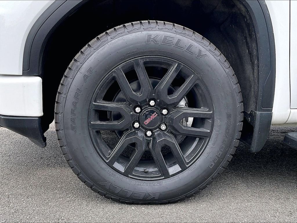 Used 2023 White GMC Elevation image 22