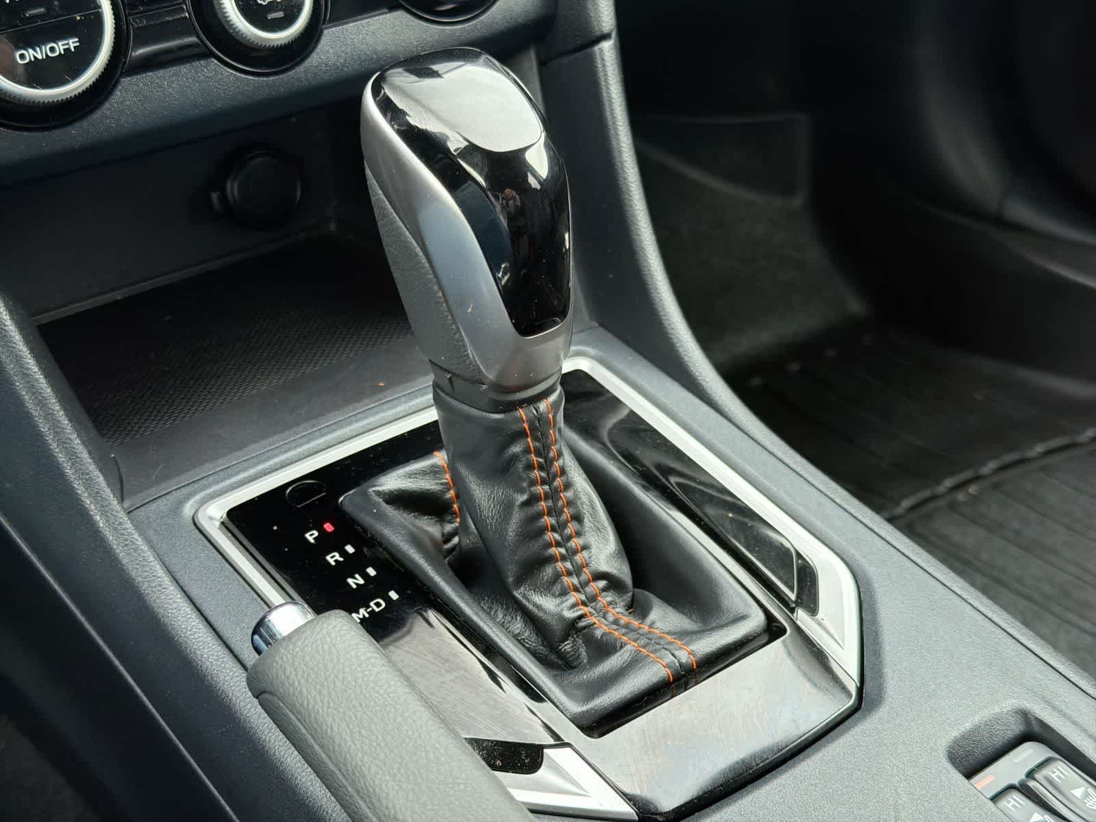 Used 2019 Ice Silver Metallic Subaru Limited image 32