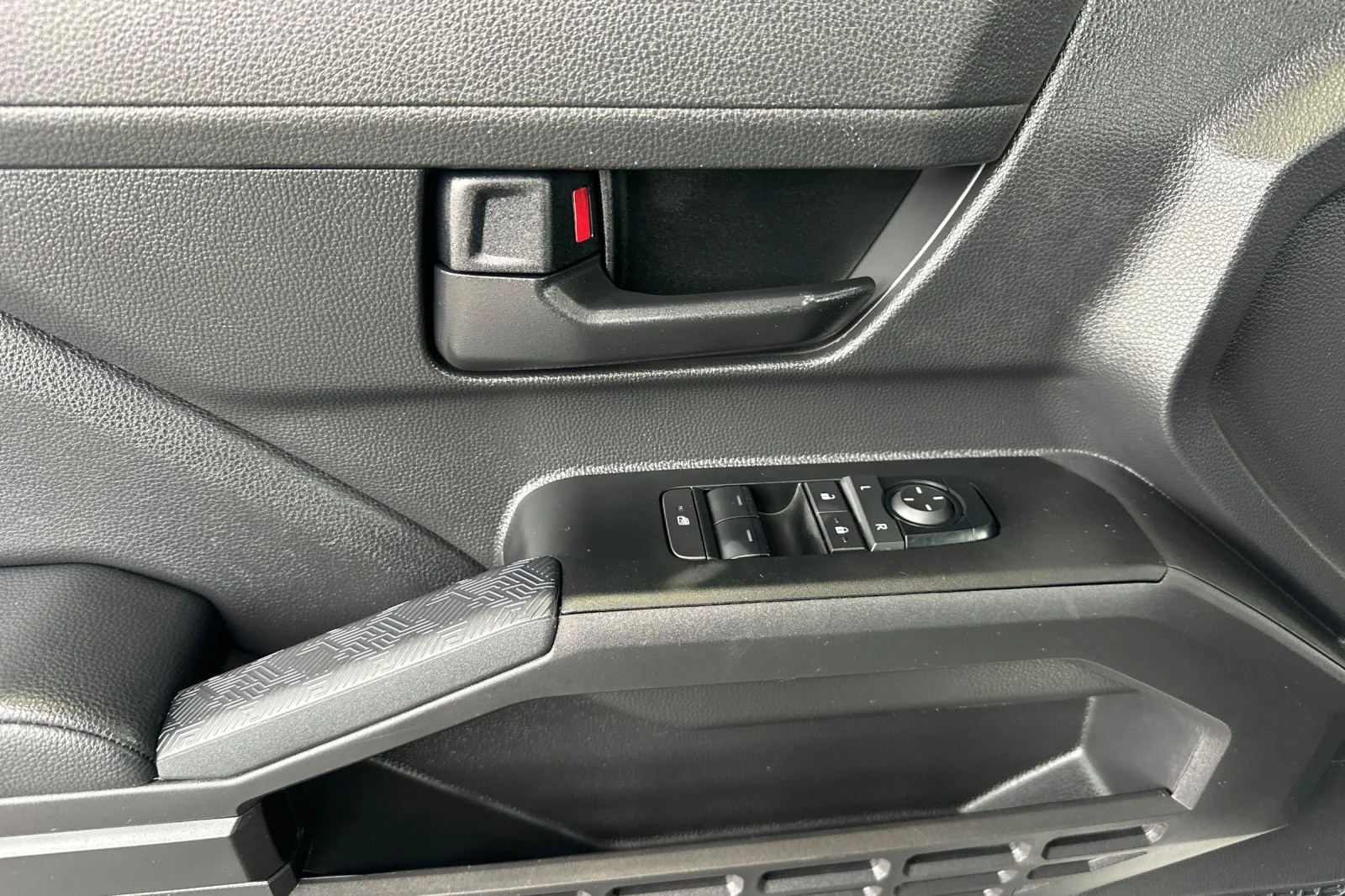 Certified Used 2025 Ice Cap Toyota SR image 10