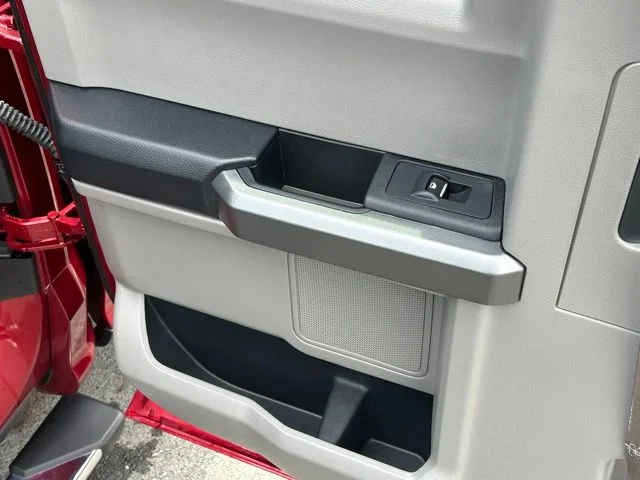 Used 2016 Red Ford XLT image 32