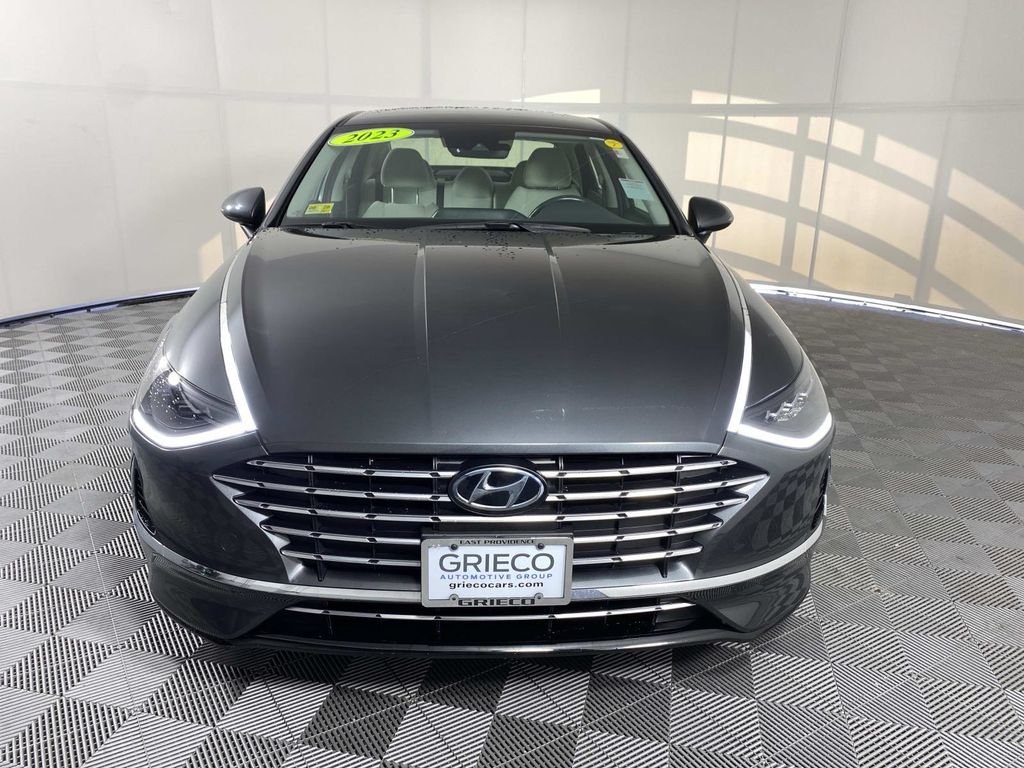 Used 2023 Gray Hyundai SEL image 3