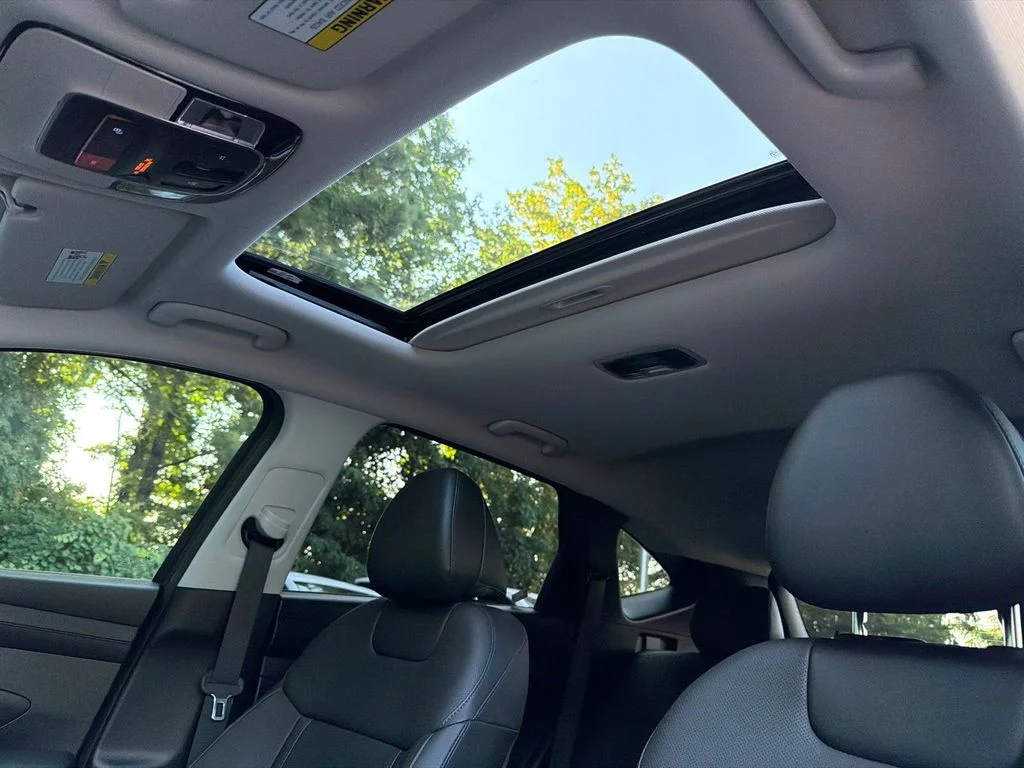 Used 2025 Gray Hyundai SEL Convenience image 33