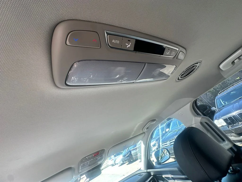 Used 2024 White Kia LX image 29