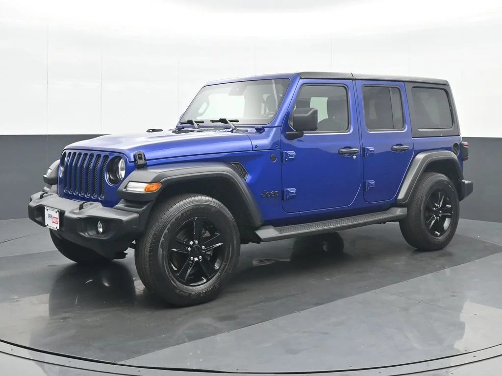 Used 2020 Blue Jeep Unlimited Sport Altitude image 2