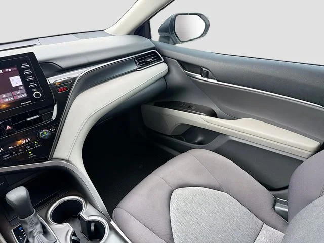 Used 2024 White Toyota LE image 23