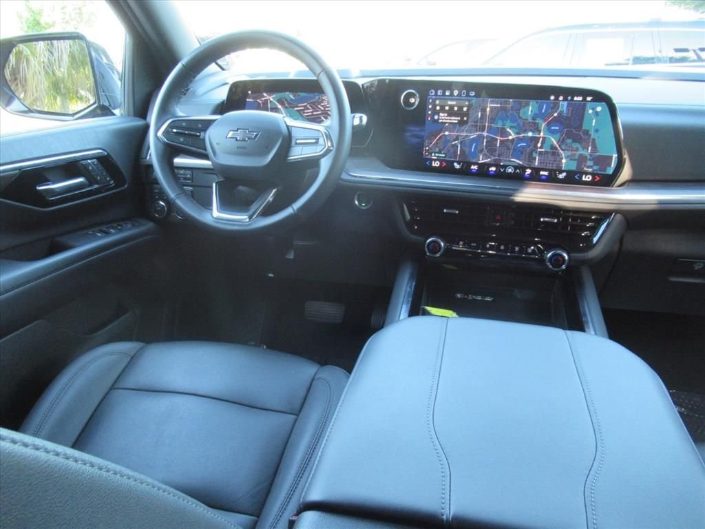 Used 2025 Gray Chevrolet Z71 image 13