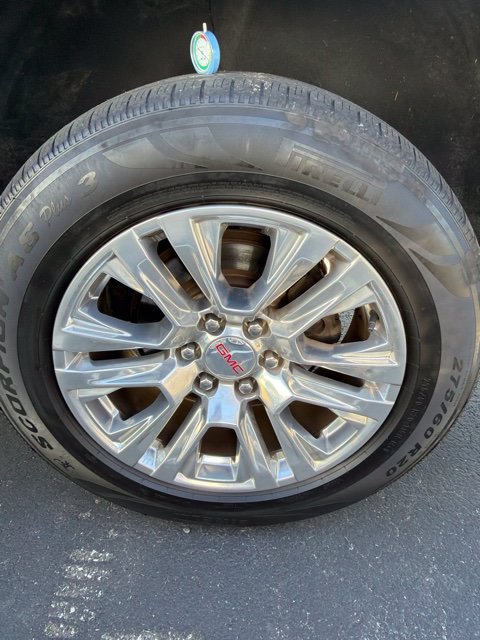 Used 2023 Silver GMC Denali image 4