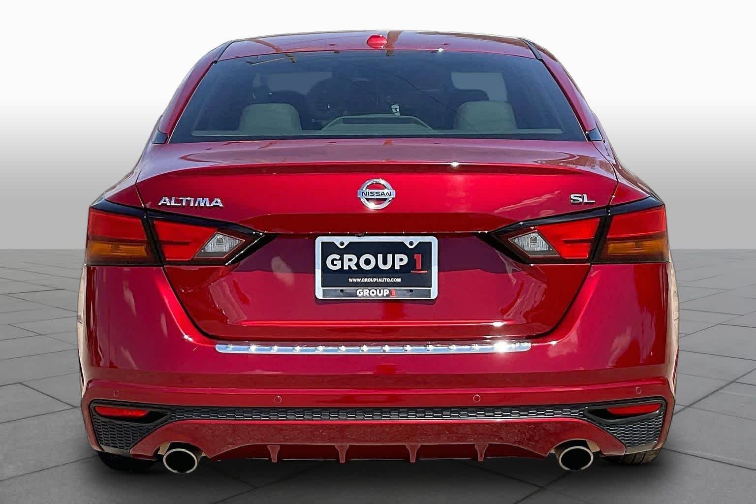 Used 2022 Scarlet Ember Nissan 2.5 SL image 5