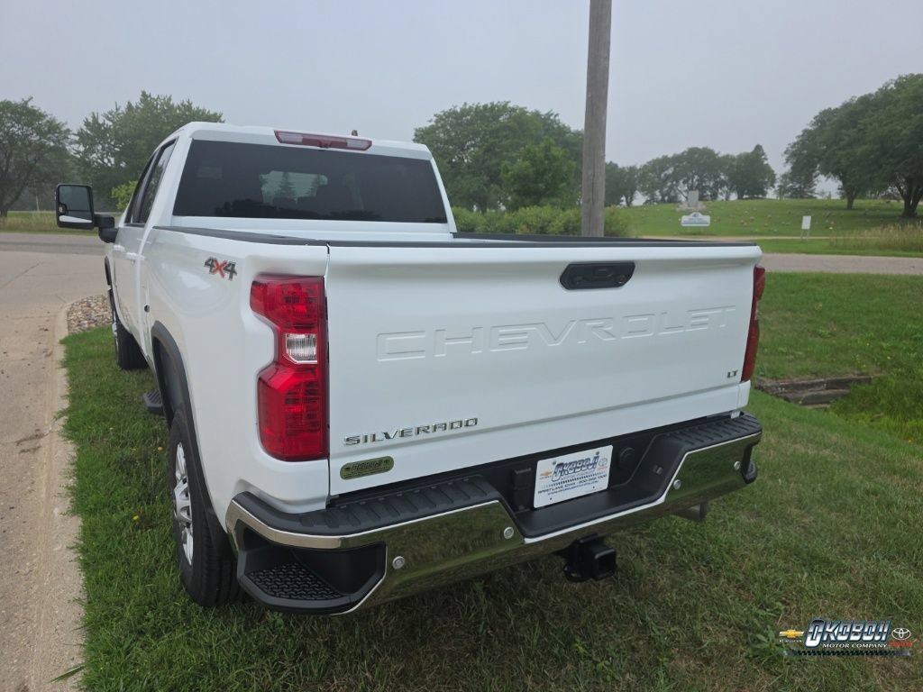 New 2026 Summit White Chevrolet LT image 7