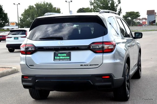 New 2026 Solar Silver Metallic Honda AWD Black Edition image 3