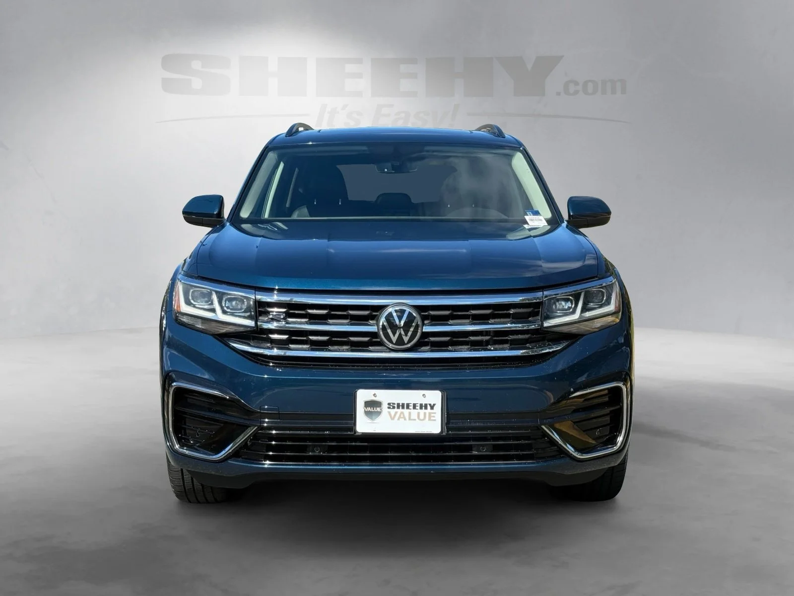 Used 2021 Blue Volkswagen 3.6L V6 SE w/Technology R-Line image 17