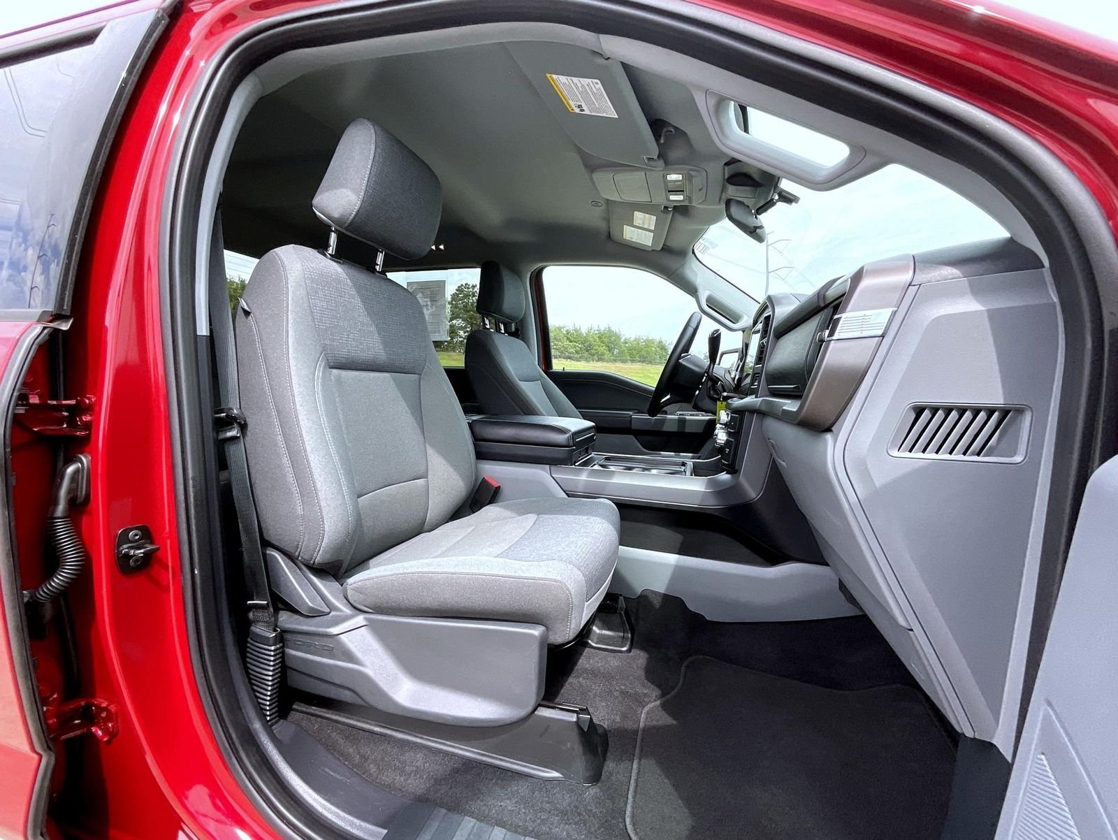 Used 2025 Red Ford XLT image 16