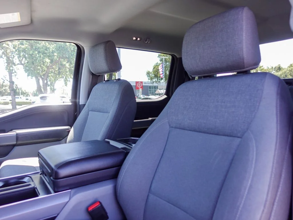Used 2024 Agate Black Metallic Ford XLT image 24