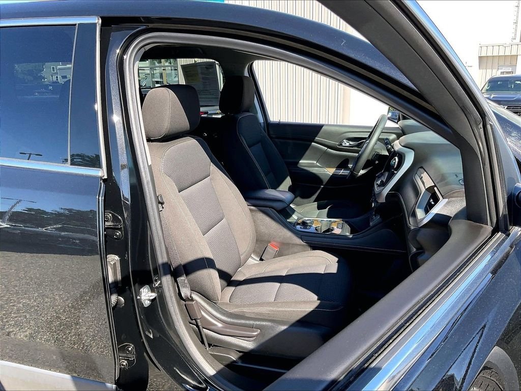 Used 2023 Black GMC SLE image 11