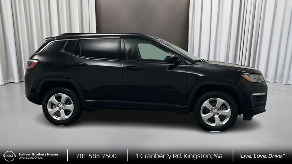 Used 2019 Black Jeep Latitude image 4