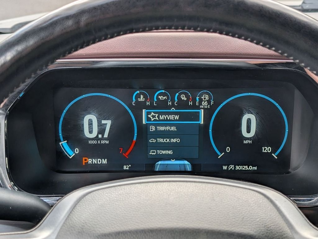 Used 2023  Ford Lariat image 12