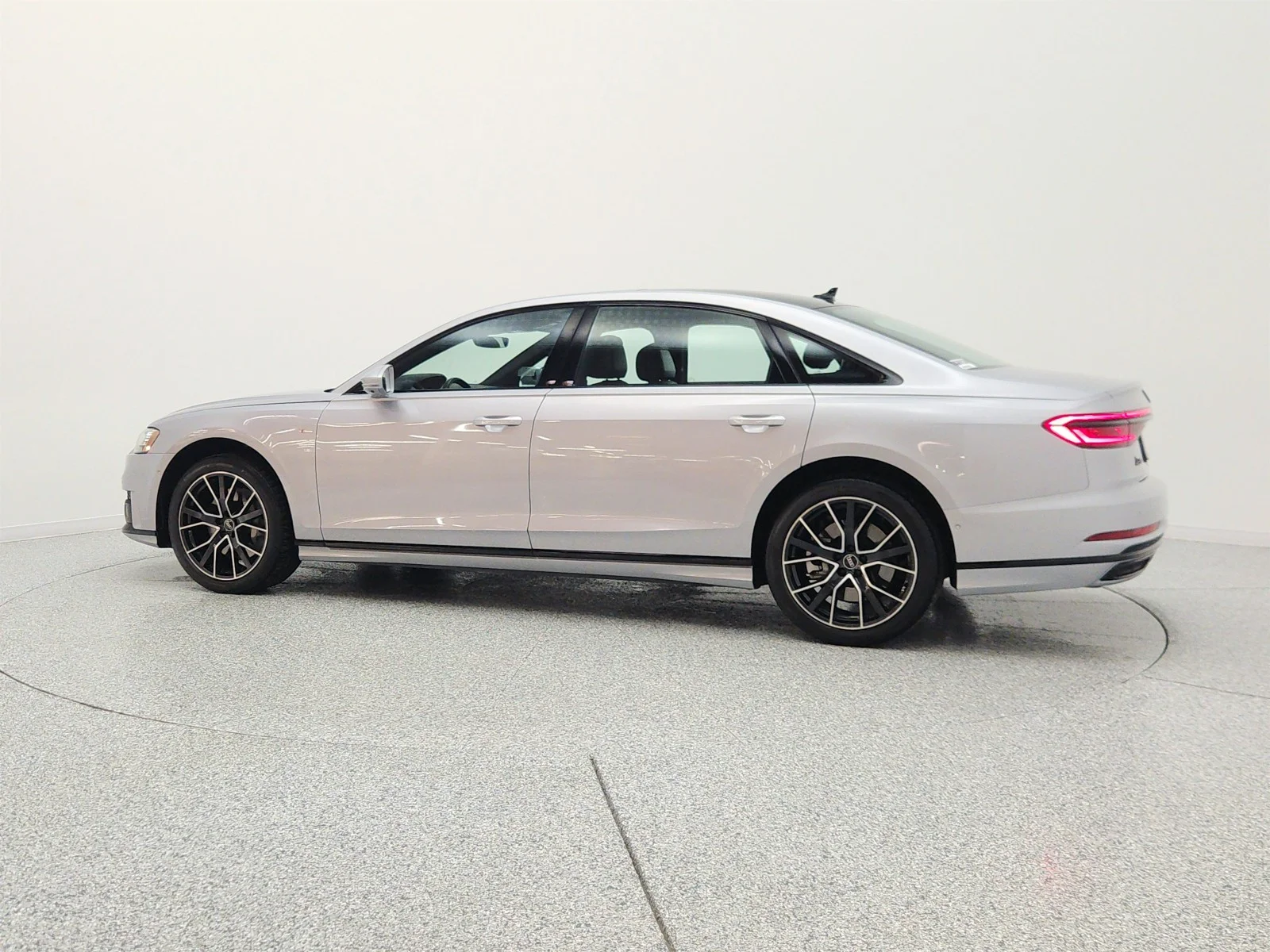 Used 2021 Florett Silver Metallic Audi L 55 TFSI quattro image 8