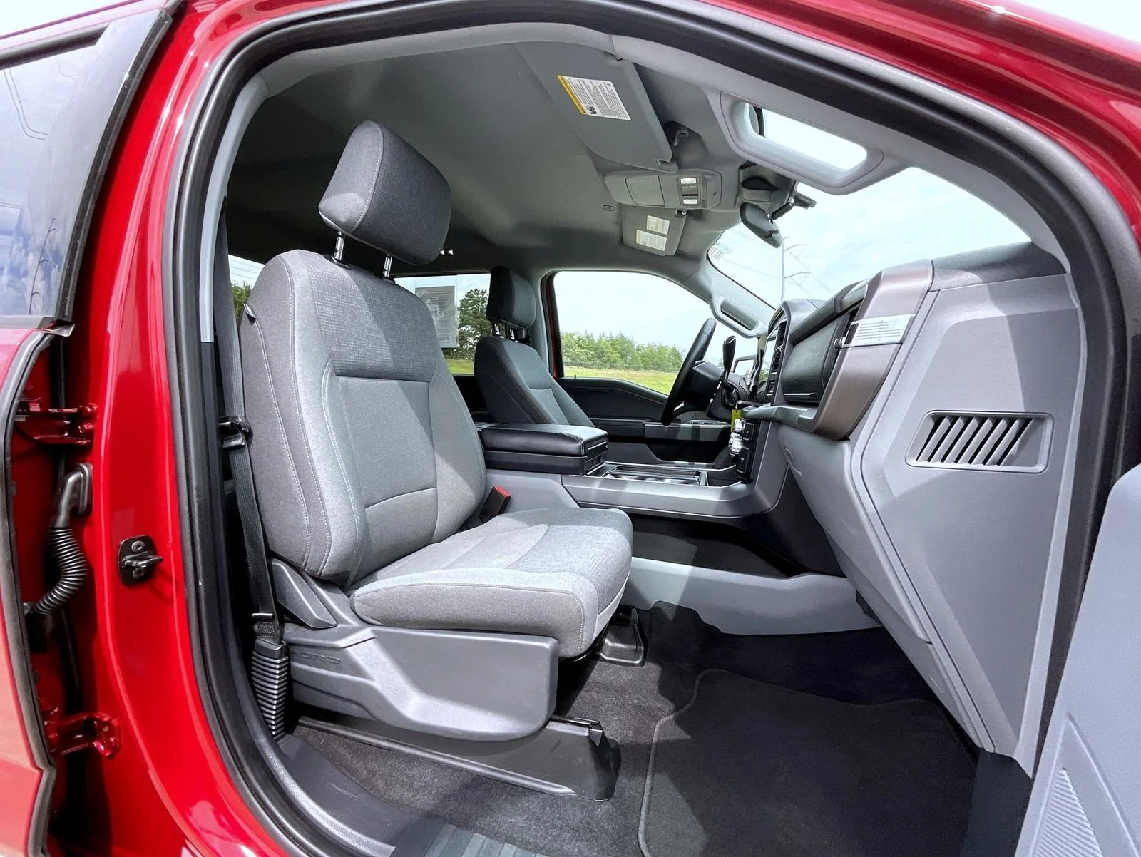 Used 2025 Red Ford XLT image 16