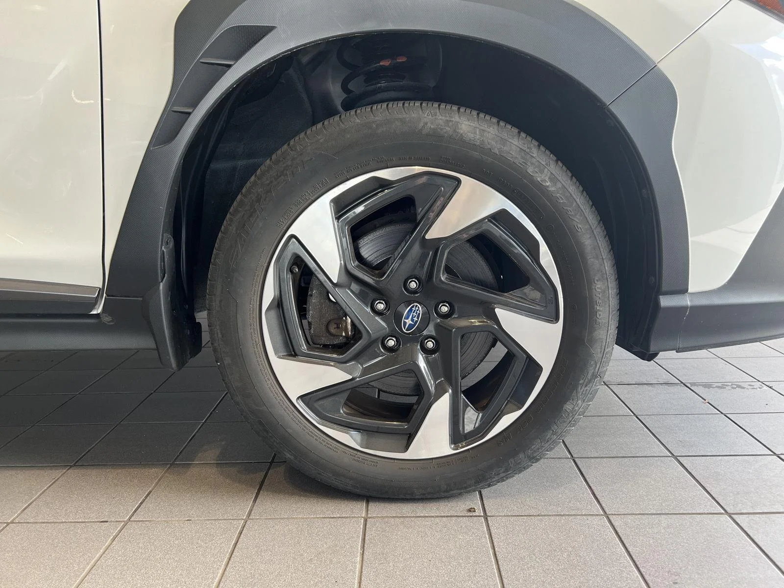 Used 2024 Crystal White Pearl Subaru Limited image 11