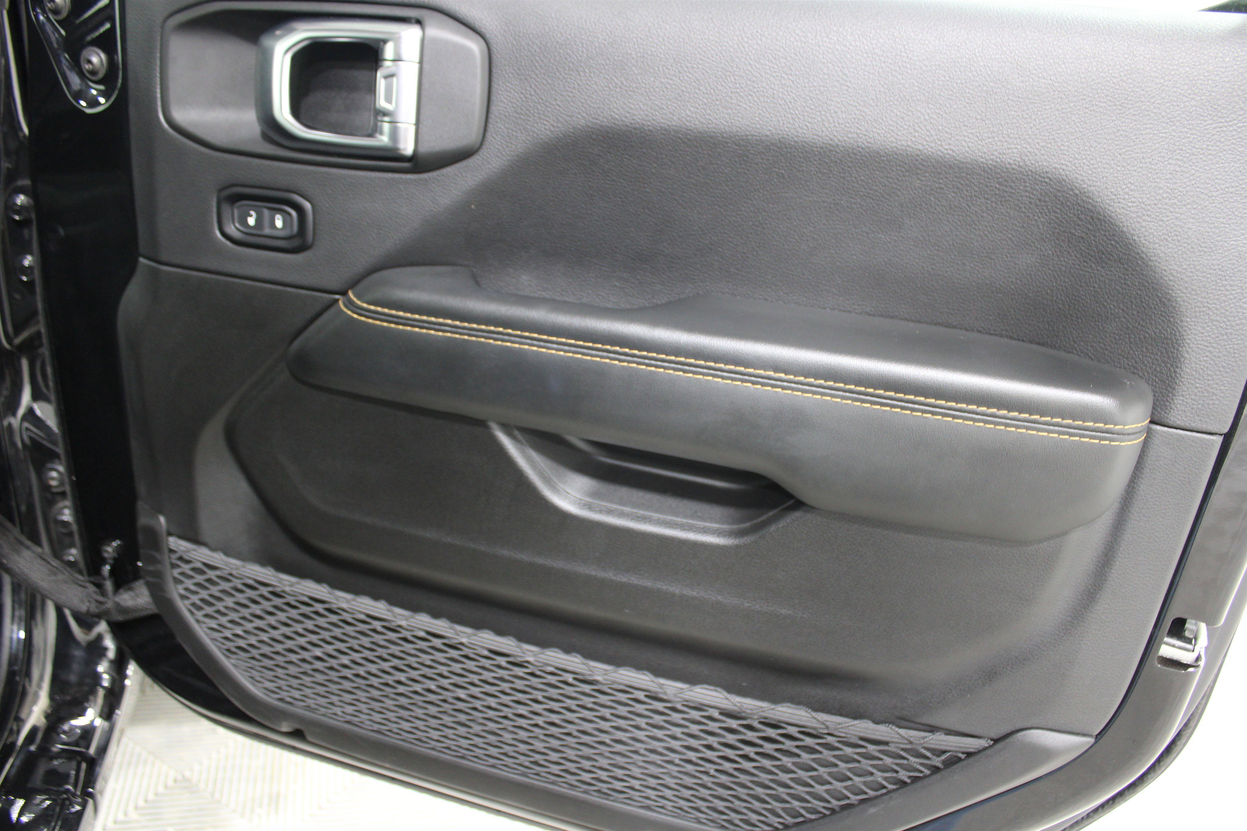 Used 2025 Black Clearcoat Jeep Sahara image 26