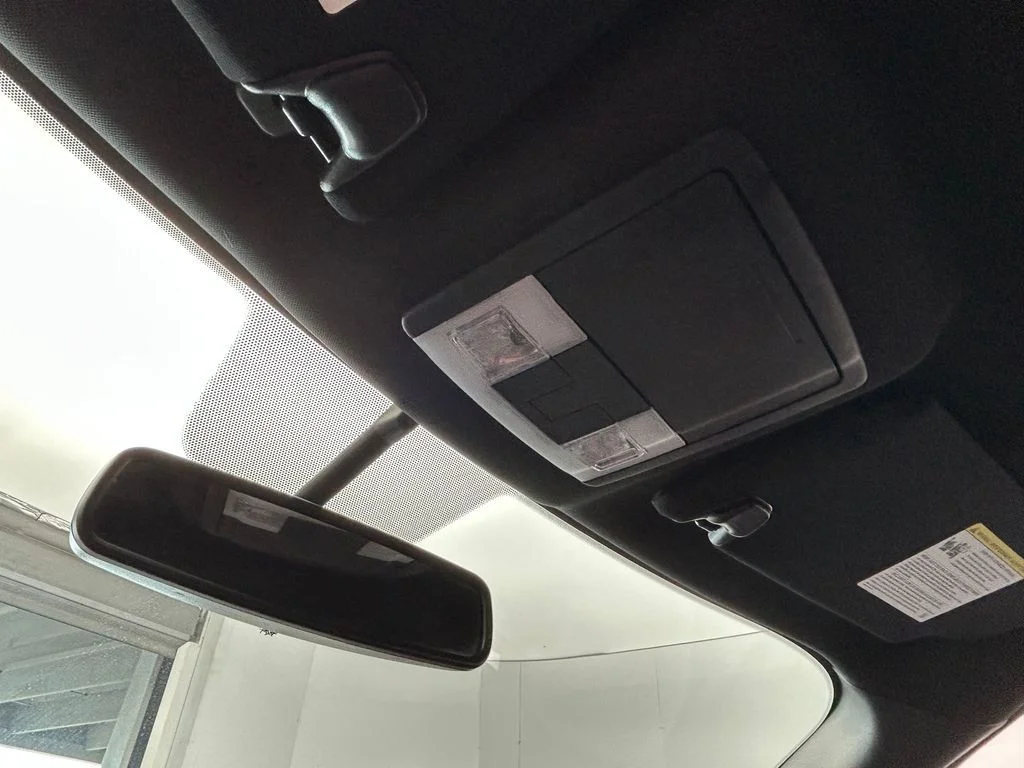 Used 2018 White Platinum Clearcoat Metallic Ford XLT image 19