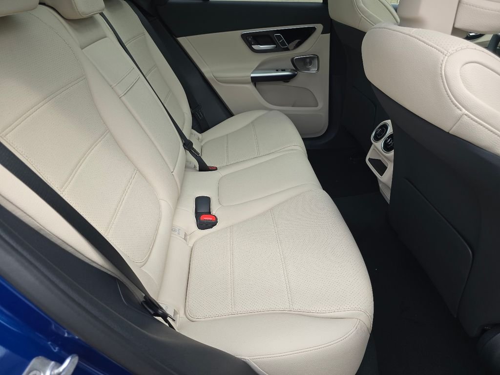 New 2026 Starling Blue Metallic Mercedes-Benz GLC 300 image 21