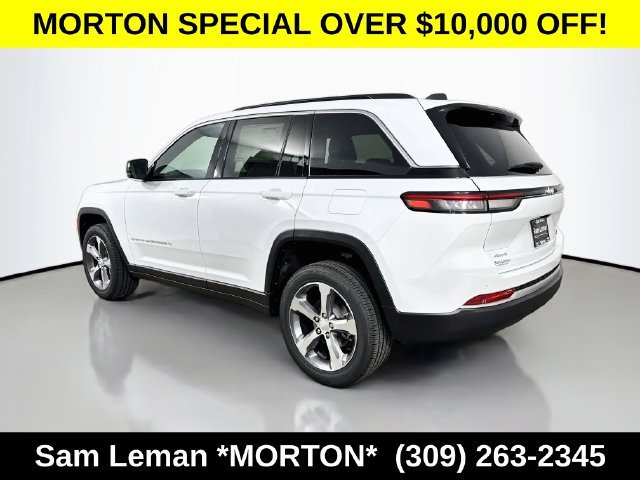New 2026 Bright White Clear-Coat Exterior Paint Jeep Limited image 5