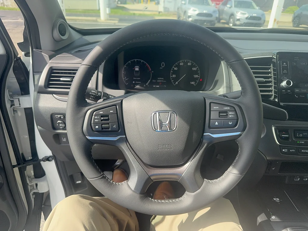 New 2026 Platinum White Pearl Honda RTL image 13