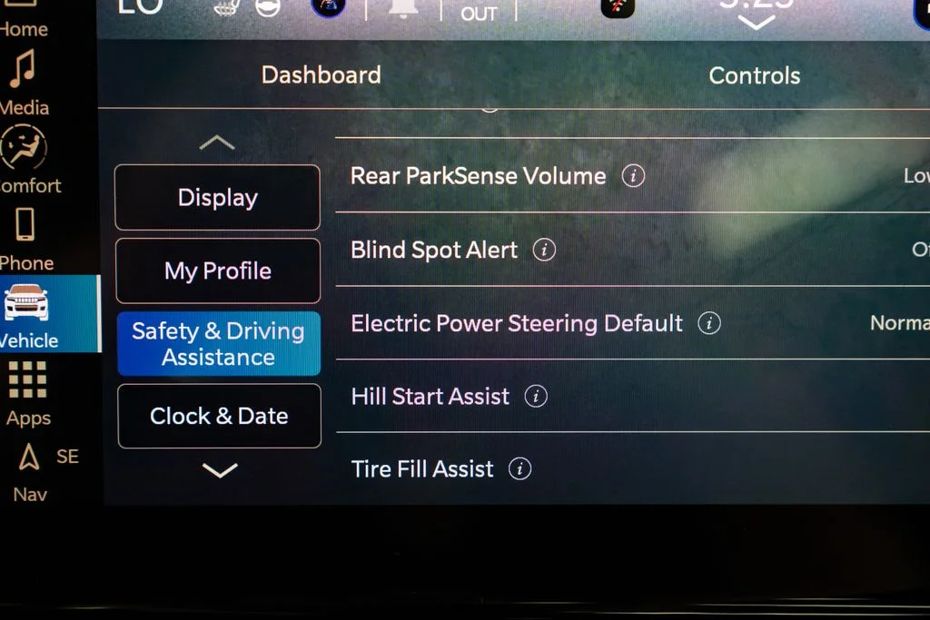 New 2026 Baltic Gray Metallic Clear-Coat Exterior Paint Jeep Limited image 21