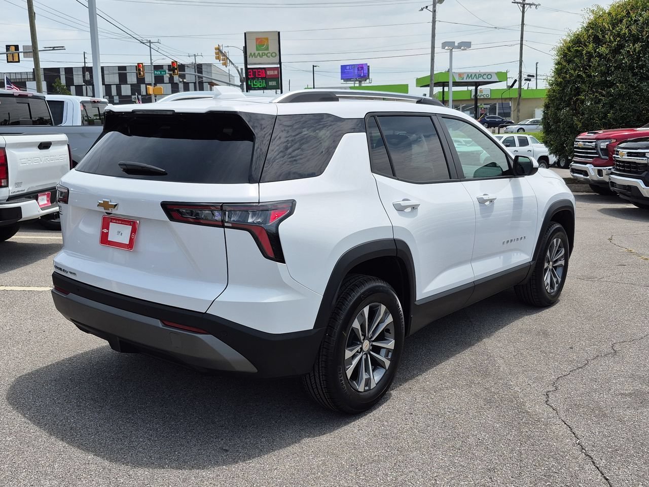 2027 Chevrolet Equinox LT - Photo 8