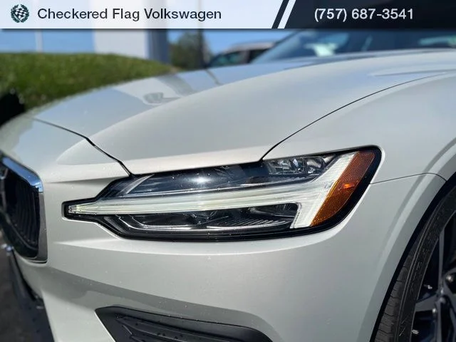 Used 2020 Birch Light Metallic Volvo T5 Momentum image 11