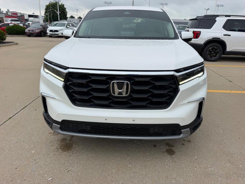 Certified Used 2025 Platinum White Pearl Honda AWD EX-L image 33